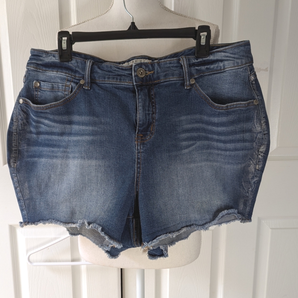 Torrid Denim, cut-off shorts, sz 18